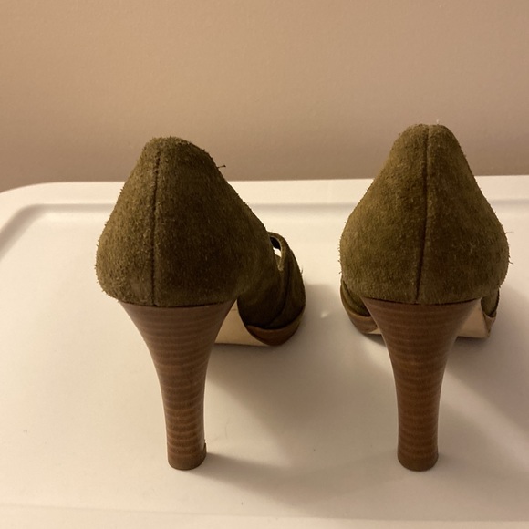 Bandolino peep toe heel in green suede size 7 1/2 - Picture 3 of 4